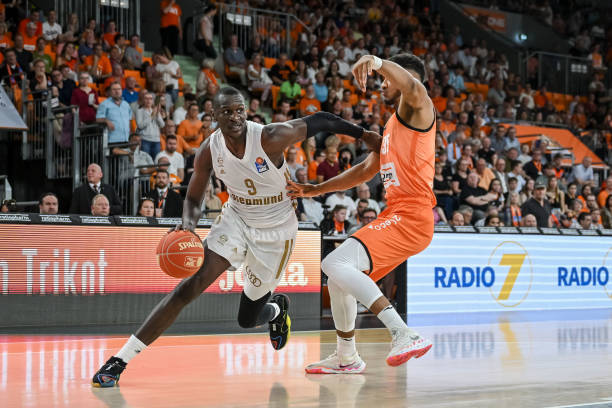 许多人的灵 许多人的灵